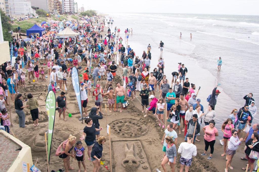 LA COSTA: Gran convocatoria en la primera fecha del Concurso de Castillos y Figuras de Arena