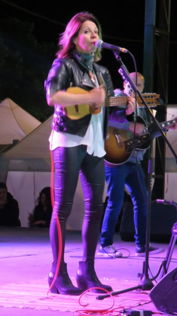 LA COSTA: Marcela Morelo cautivó a San Clemente en un recital que disfrutó toda la familia