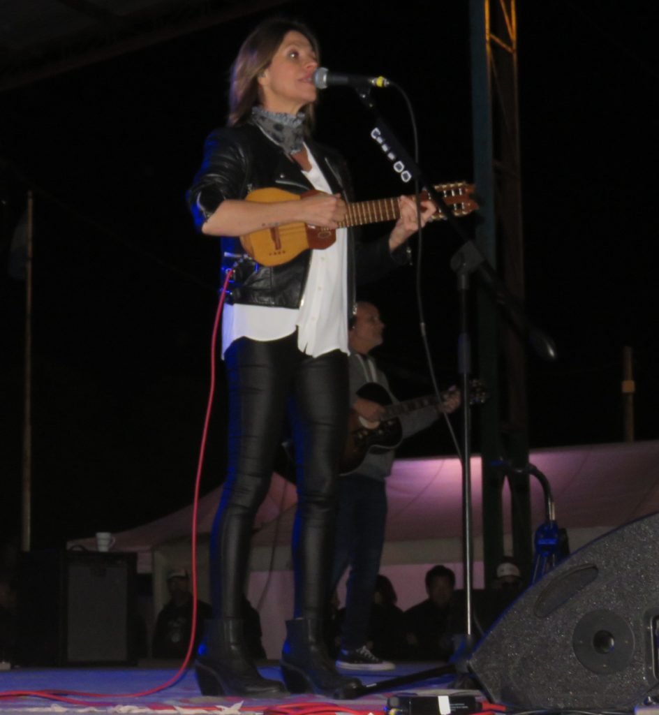 LA COSTA: Marcela Morelo cautivó a San Clemente en un recital que disfrutó toda la familia