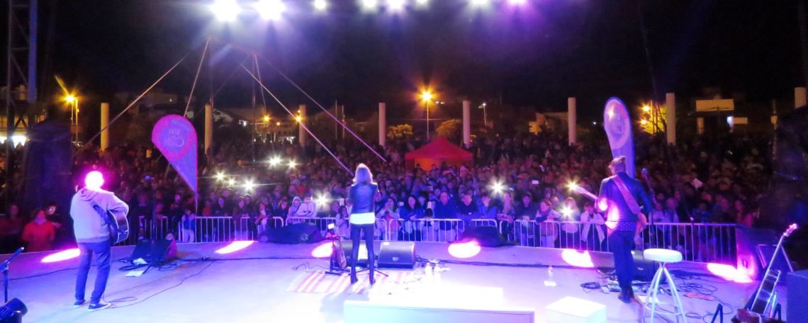 LA COSTA: Marcela Morelo cautivó a San Clemente en un recital que disfrutó toda la familia
