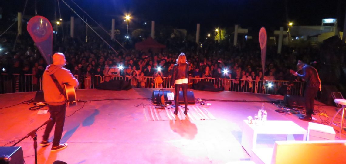 LA COSTA: Marcela Morelo cautivó a San Clemente en un recital que disfrutó toda la familia