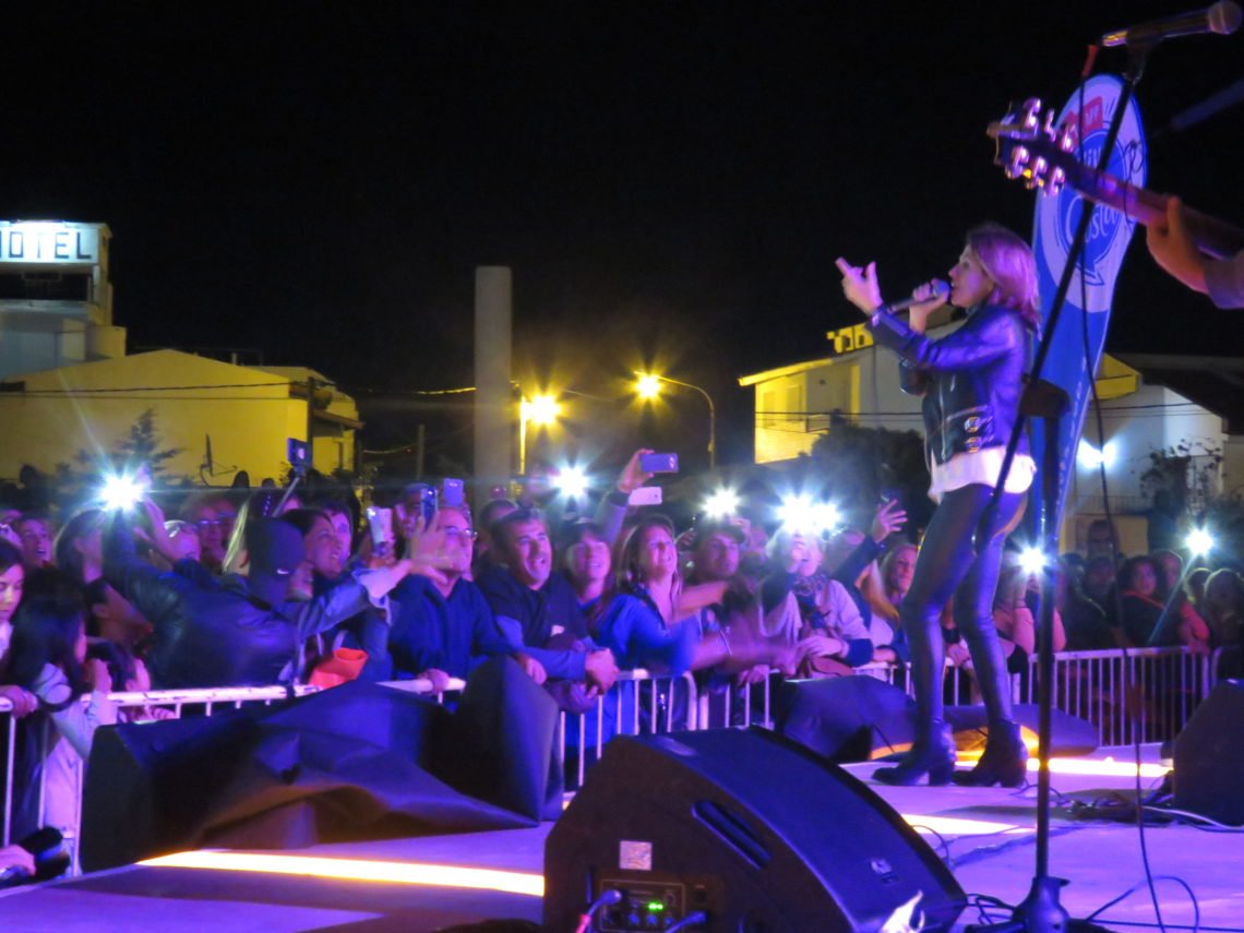 LA COSTA: Marcela Morelo cautivó a San Clemente en un recital que disfrutó toda la familia