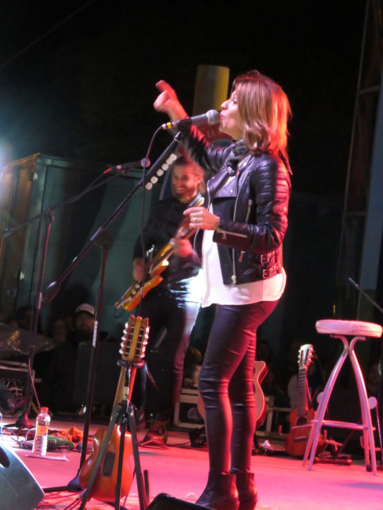 LA COSTA: Marcela Morelo cautivó a San Clemente en un recital que disfrutó toda la familia