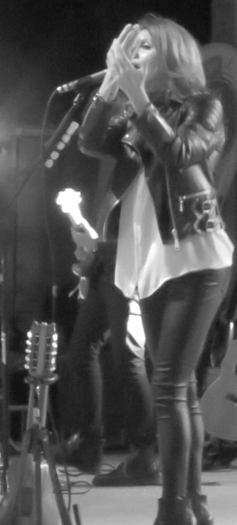 LA COSTA: Marcela Morelo cautivó a San Clemente en un recital que disfrutó toda la familia