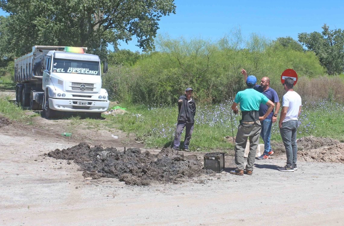 CASTELLI: TRABAJOS DE LIMPIEZA Y CORTES EN CALLE LARREA