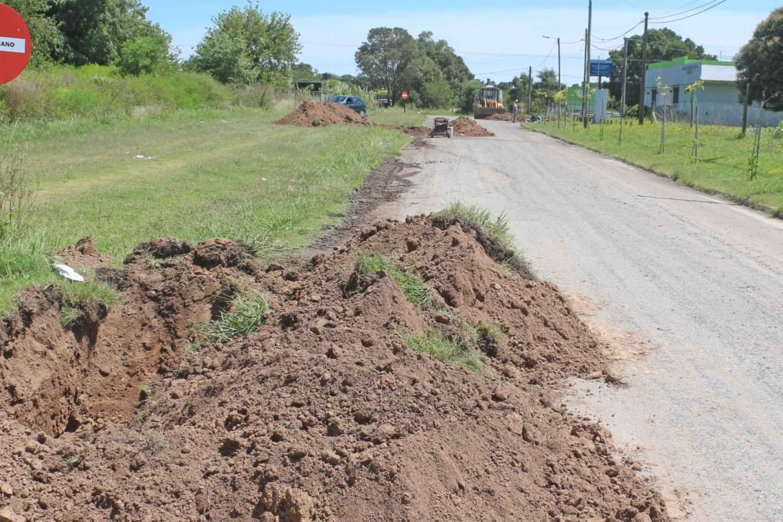 CASTELLI: TRABAJOS DE LIMPIEZA Y CORTES EN CALLE LARREA