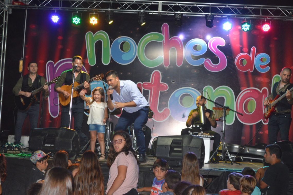 CASTELLI: MULTITUDINARIO ARRANQUE DE LAS NOCHES DE PEATONAL 2019