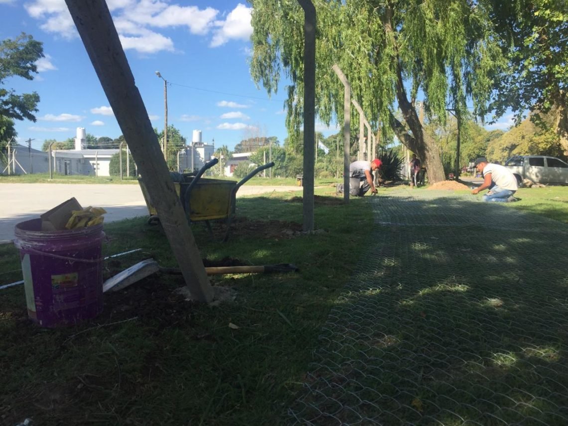 CASTELLI: AVANCES EN EL PLAYON DEPORTIVO DEL BARRIO OBRERO