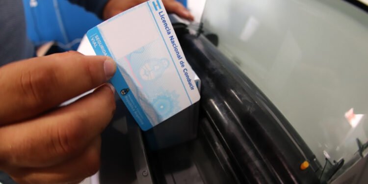 LA COSTA: Con turnos programados, se podrán renovar las licencias de conducir tipo profesional