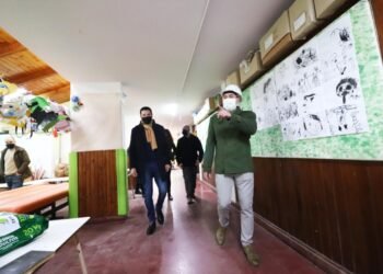 LA COSTA: Cristian recorrió trabajos en la Escuela Secundaria N° 2 y el Jardín de Infantes N° 903 de Santa Teresita