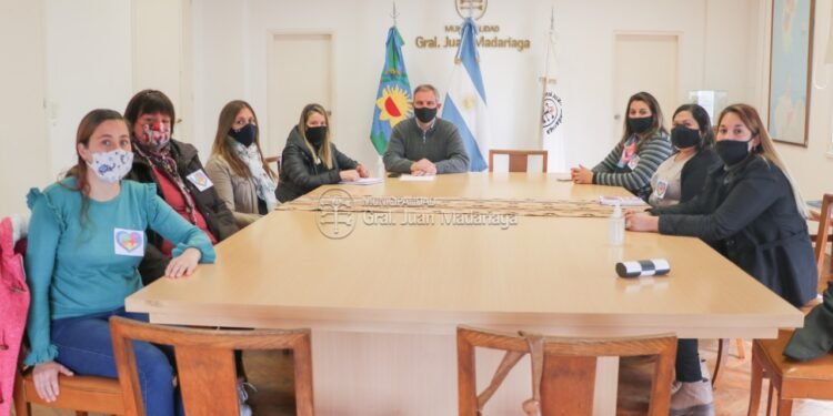 GENERAL MADARIAGA: Santoro recibió a madres de hijos con autismo