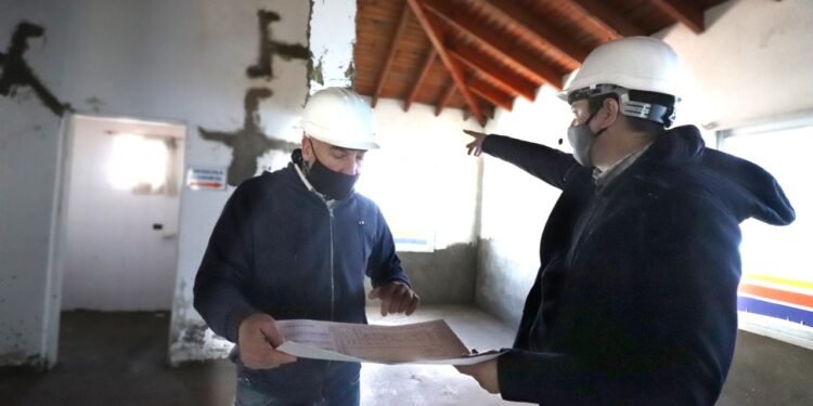 LA COSTA: Cristian recorrió los trabajos en los próximos Centros de Atención Primaria de la Salud