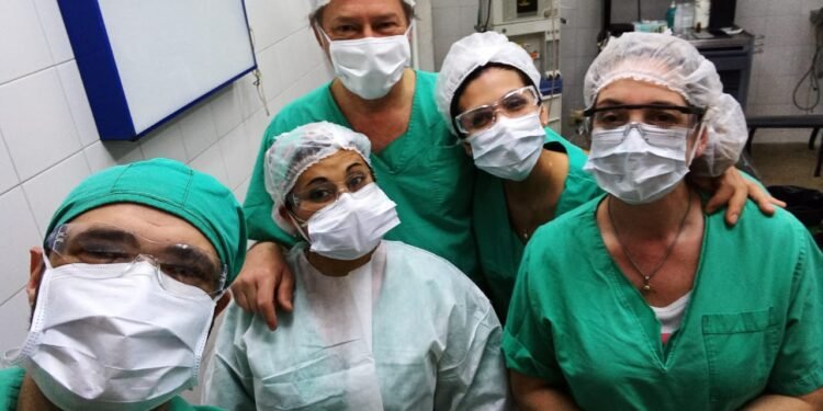 LA COSTA: AVANCE DE LA SALUD DE LA COSTA: TRAS CASI DOS DECADAS SE VOLVIÓ A REALIZAR UNA CIRUGÍA OTORRINOLARINGÓLOGA EN UN HOSPITAL MUNICIPAL