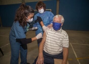 PARTIDO DE MAR CHIQUITA: #Salud Llevamos adelante la campaña de vacunación antigripal