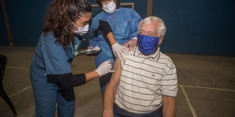 PARTIDO DE MAR CHIQUITA: #Salud Llevamos adelante la campaña de vacunación antigripal