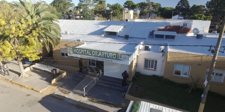 PARTIDO DE VILLA GESELL: REPARACIONES EN EL TECHO DEL HOSPITAL