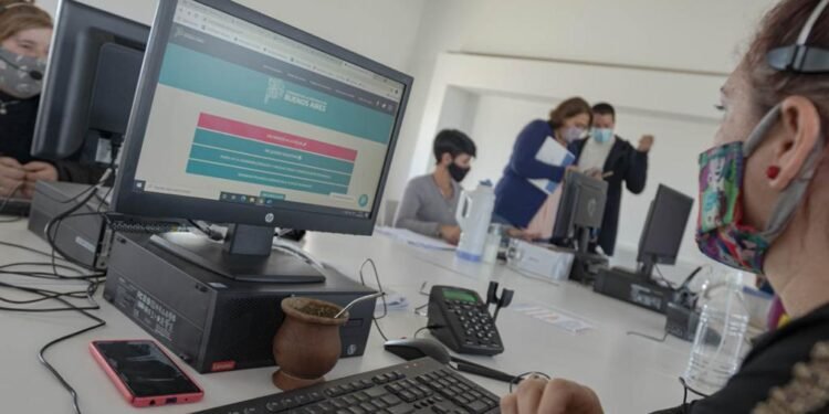 PARTIDO DE LA COSTA: La línea municipal 147 sigue disponible para consultas sobre emergencia social y para el plan de vacunación contra el Covid-19