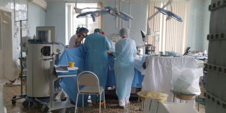 La ANMAT prohibió la venta de 2 prótesis médicas que fueron robados de una empresa