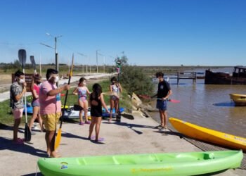 PARTIDO DE GENERAL LAVALLE: Con gran éxito se desarrollan las clases de Deportes Náuticos en Lavalle