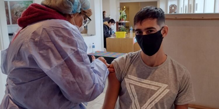 PARTIDO DE VILLA GESELL: COMIENZA LA VACUNACIÓN A PERSONAS SIN PATOLOGÍAS DE RIESGO