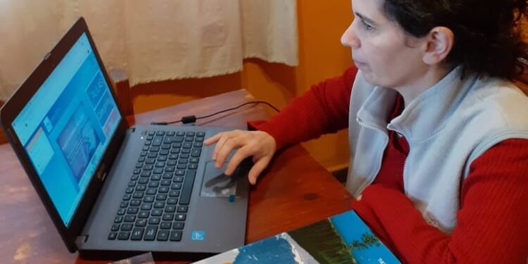 PARTIDO DE LA COSTA: Se recibió otra alumna de las carreras a distancia que dicta la Universidad de Avellaneda en el Partido de La Costa