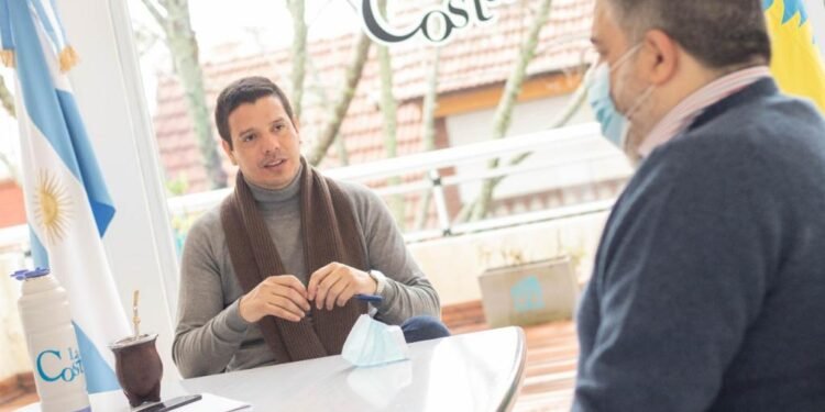 PARTIDO DE LA COSTA: Cristian confirmó la llegada de 3.000 vacunas y el lanzamiento de un dispositivo de vacunación móvil