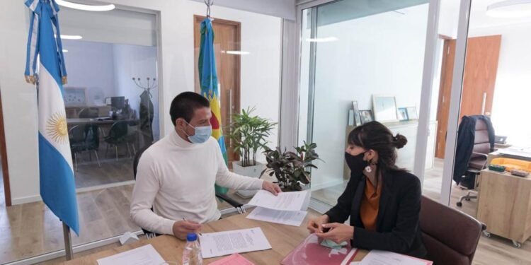 PARTIDO DE LA COSTA: Firma de convenios con Nación y Provincia para acompañar a mujeres y diversidades en situación de violencia