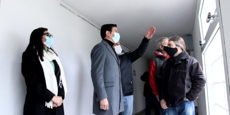 PARTIDO DE LA COSTA: Cristian supervisó obras en la Escuela Municipal de Bellas Artes de San Clemente y anunció más pavimento para mejorar el acceso