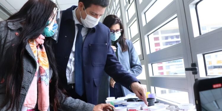 PARTIDO DE LA COSTA: Cristian recorrió las aulas nuevas que se construyeron en la Escuela Primaria N° 14 y el Jardín de Infantes N° 914 de Aguas Verdes