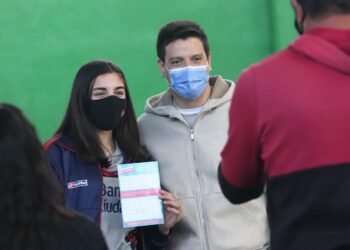 PARTIDO DE LA COSTA: Cristian manifestó su alegría por la cantidad de jóvenes que se están vacunando y destacó la tarea de los trabajadores esenciales