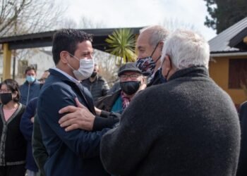 PARTIDO DE LA COSTA: Cristian recorrió la Avenida 94 de Mar del Tuyú, histórico ingreso a la localidad, que fue asfaltada y luce con luminaria LED
