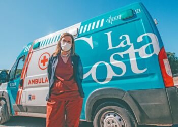 PARTIDO DE LA COSTA: Presentamos a Diana, la primera mujer chofer de ambulancias del Partido de La Costa