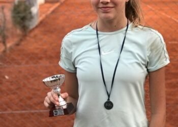 PARTIDO DE LA COSTA: La tenista Milagros Falabella fue subcampeona en Tandil y tuvo su primera experiencia en un certamen internacional