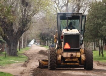 PARTIDO DE LA COSTA: Cristian supervisó los trabajos sobre las calles de Santa Teresita y continúa con sus visitas a las Unidades Municipales de Gestión