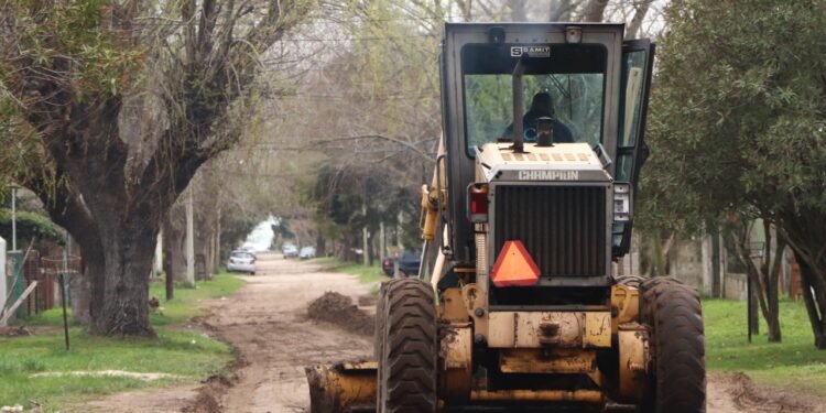 PARTIDO DE LA COSTA: Cristian supervisó los trabajos sobre las calles de Santa Teresita y continúa con sus visitas a las Unidades Municipales de Gestión