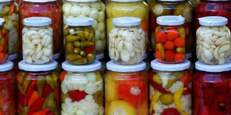 La ANMAT prohibió unos pickles y tres marcas de aceite