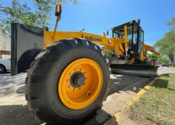 PARTIDO DE LA COSTA: Más servicios públicos para los barrios: la Municipalidad sumó nuevas motoniveladoras para el mantenimiento de calles