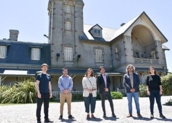 PARTIDO DE CASTELLI: EL INTENDENTE SEBASTIÁN ECHARREN RECIBIÓ AL MINISTRO DE PRODUCCIÓN AUGUSTO COSTA