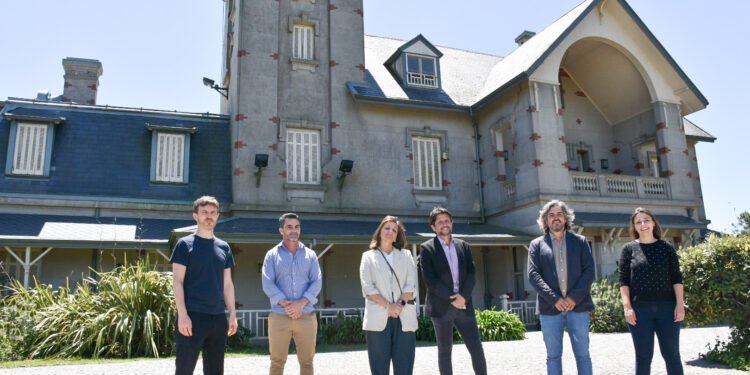 PARTIDO DE CASTELLI: EL INTENDENTE SEBASTIÁN ECHARREN RECIBIÓ AL MINISTRO DE PRODUCCIÓN AUGUSTO COSTA