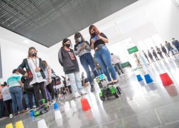 PARTIDO DE LA COSTA: Estudiantes, docentes y la comunidad de La Costa participaron del comienzo de las Jornadas de Informática y la Muestra de Innovación Tecnológica