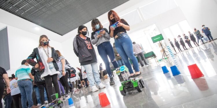 PARTIDO DE LA COSTA: Estudiantes, docentes y la comunidad de La Costa participaron del comienzo de las Jornadas de Informática y la Muestra de Innovación Tecnológica