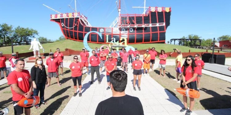 PARTIDO DE LA COSTA: Acompañado de Guardavidas, Cristian puso en marcha el Operativo de Seguridad en la Playa