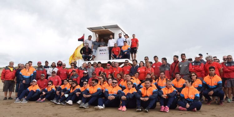 PARTIDO DE LA COSTA: Presentaron uno de los 50 nuevos refugios para guardavidas que se instalarán en las playas del Partido de La Costa