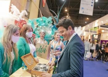 PARTIDO DE LA COSTA: El Intendente expuso junto al ministro Augusto Costa y el presidente de la Cámara Argentina de Turismo en la FIT