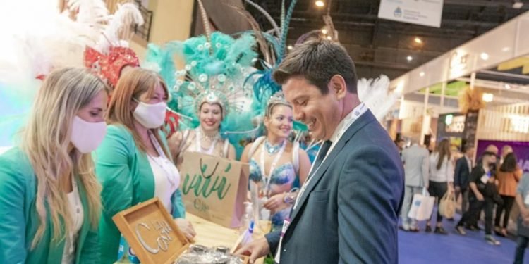 PARTIDO DE LA COSTA: El Intendente expuso junto al ministro Augusto Costa y el presidente de la Cámara Argentina de Turismo en la FIT