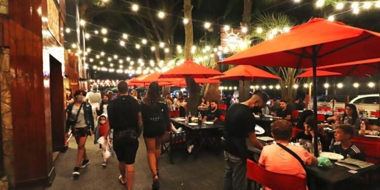 PARTIDO DE LA COSTA: Cristian lanzó beneficios para impulsar la reactivación económica y comercial de la comunidad del Partido de La Costa