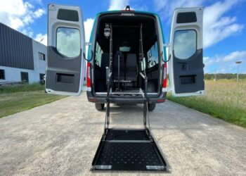 PARTIDO DE LA COSTA: El Partido de La Costa sumó una nueva unidad móvil para el traslado de personas con discapacidad