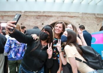 MÁS DE 260 MIL JÓVENES DE 16 Y 17 YA SE INSCRIBIERON A LAS BECAS PROGRESAR