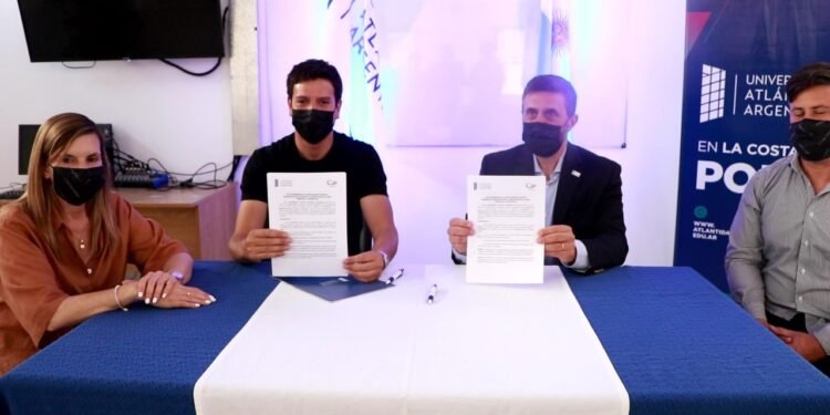 LA COSTA: Cristian firmó el convenio para renovar la política de becas junto a la Universidad Atlántida Argentina