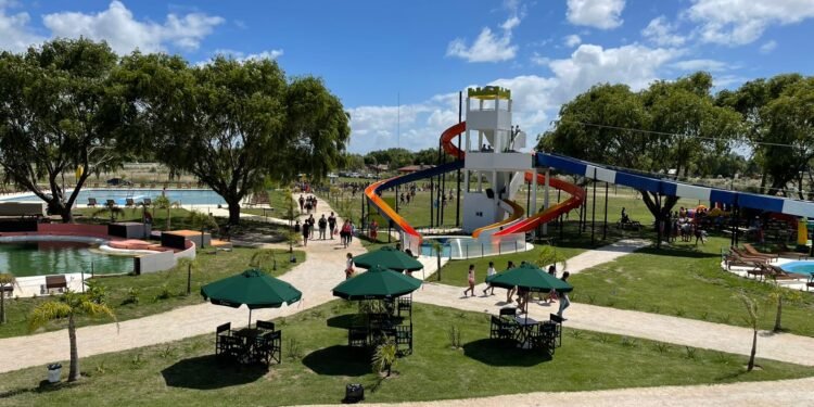 LA COSTA: Con la apertura del nuevo Parque Acuático Típicus en Las Toninas se amplió la oferta del Circuito de Parques Temáticos en La Costa